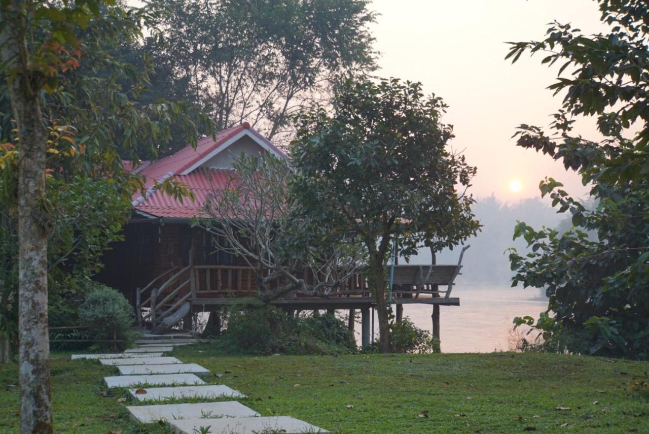 Baanrai Khunya บ้านไร่คุณย่า Ban Huai Maenam Noi エクステリア 写真