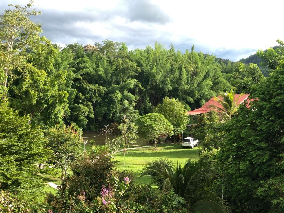 Baanrai Khunya บ้านไร่คุณย่า Ban Huai Maenam Noi エクステリア 写真