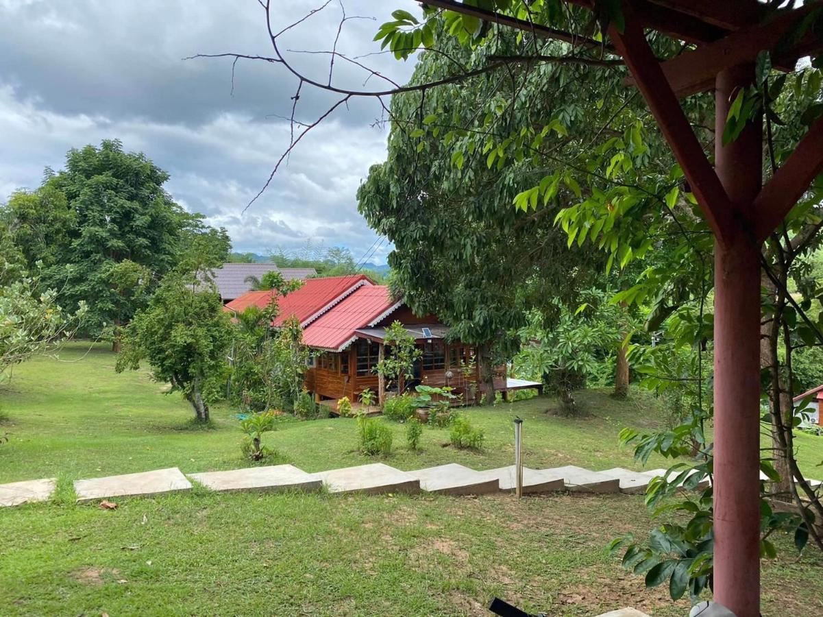 Baanrai Khunya บ้านไร่คุณย่า Ban Huai Maenam Noi エクステリア 写真
