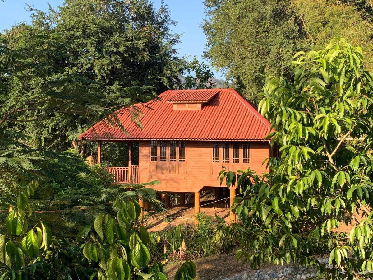 Baanrai Khunya บ้านไร่คุณย่า Ban Huai Maenam Noi エクステリア 写真