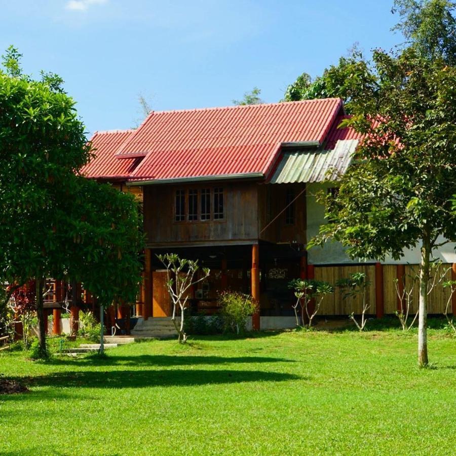 Baanrai Khunya บ้านไร่คุณย่า Ban Huai Maenam Noi エクステリア 写真