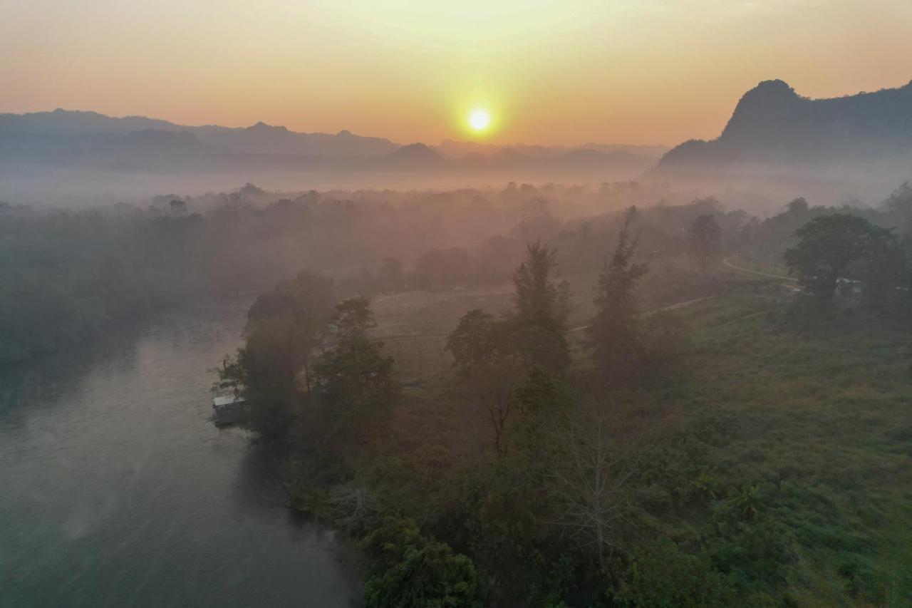 Baanrai Khunya บ้านไร่คุณย่า Ban Huai Maenam Noi エクステリア 写真