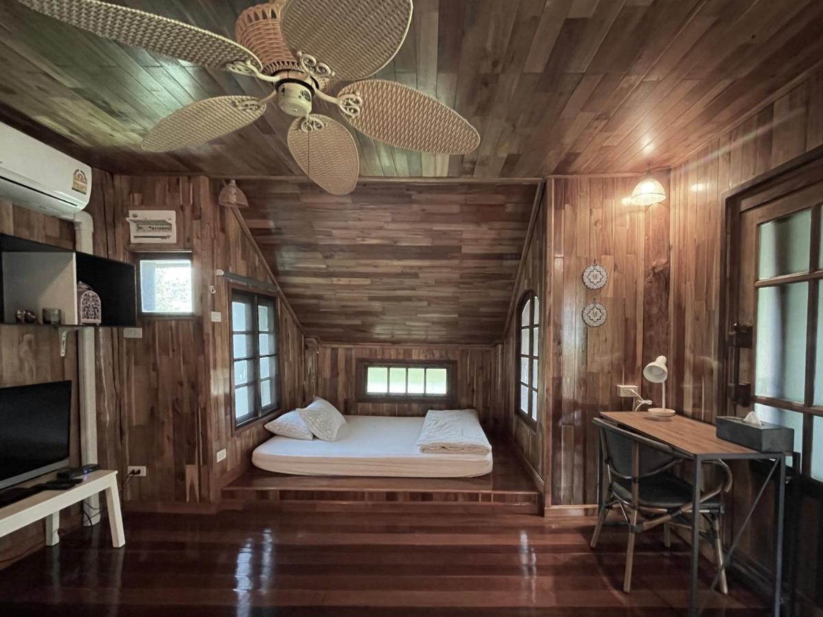 Baanrai Khunya บ้านไร่คุณย่า Ban Huai Maenam Noi エクステリア 写真