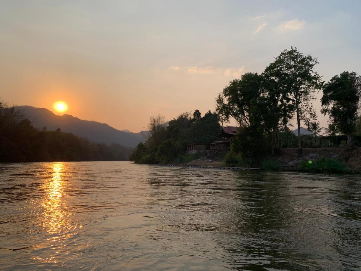 Baanrai Khunya บ้านไร่คุณย่า Ban Huai Maenam Noi エクステリア 写真