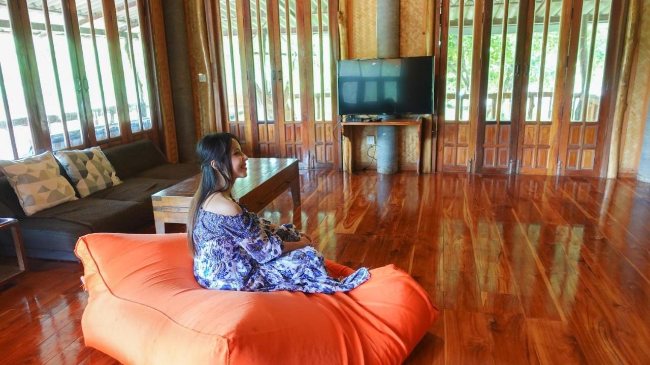 Baanrai Khunya บ้านไร่คุณย่า Ban Huai Maenam Noi エクステリア 写真