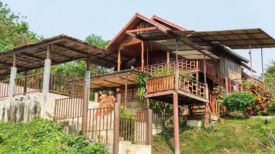 Baanrai Khunya บ้านไร่คุณย่า Ban Huai Maenam Noi エクステリア 写真