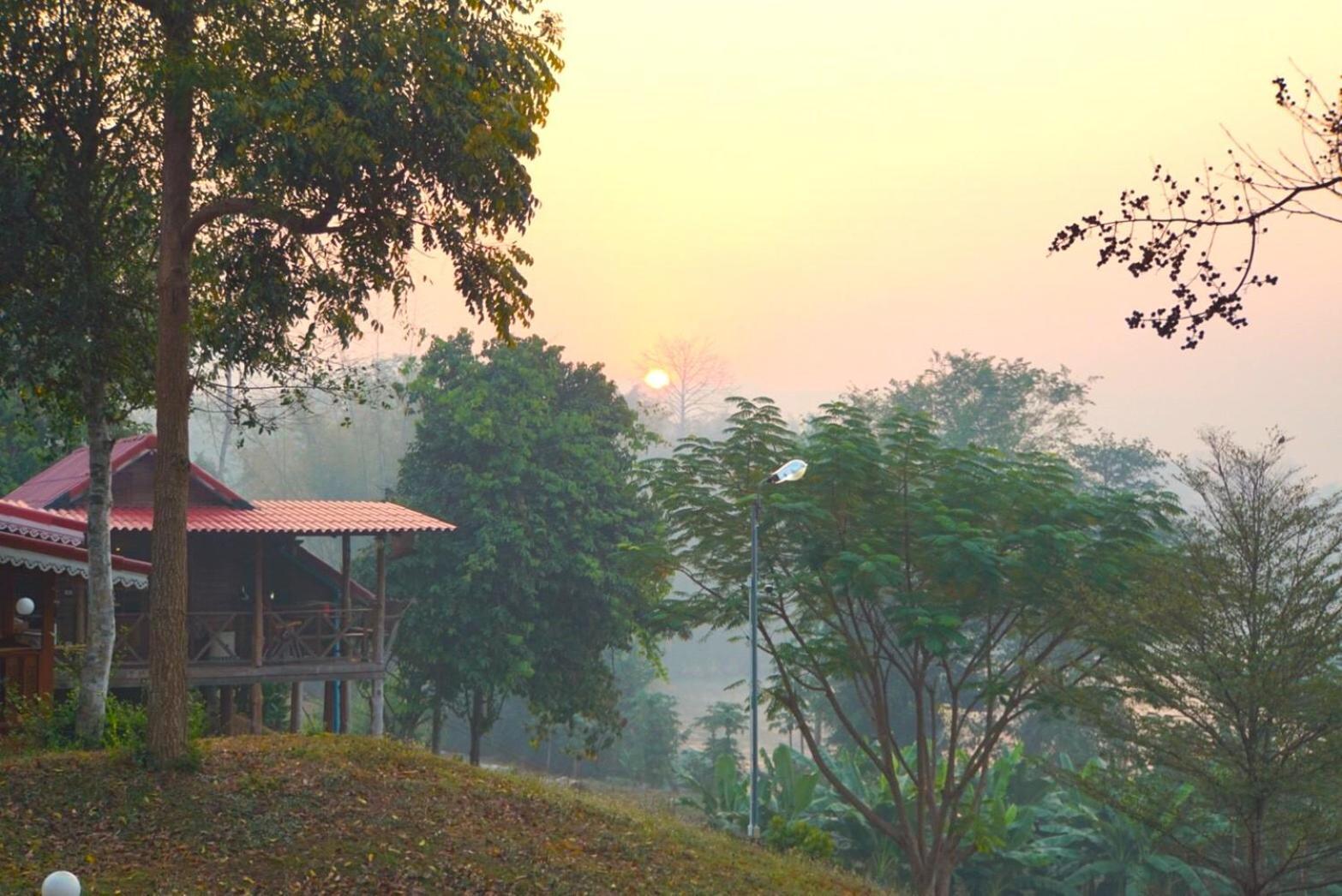 Baanrai Khunya บ้านไร่คุณย่า Ban Huai Maenam Noi エクステリア 写真